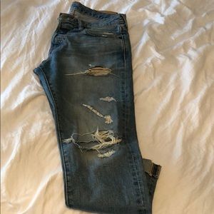 Distressed skinny jean